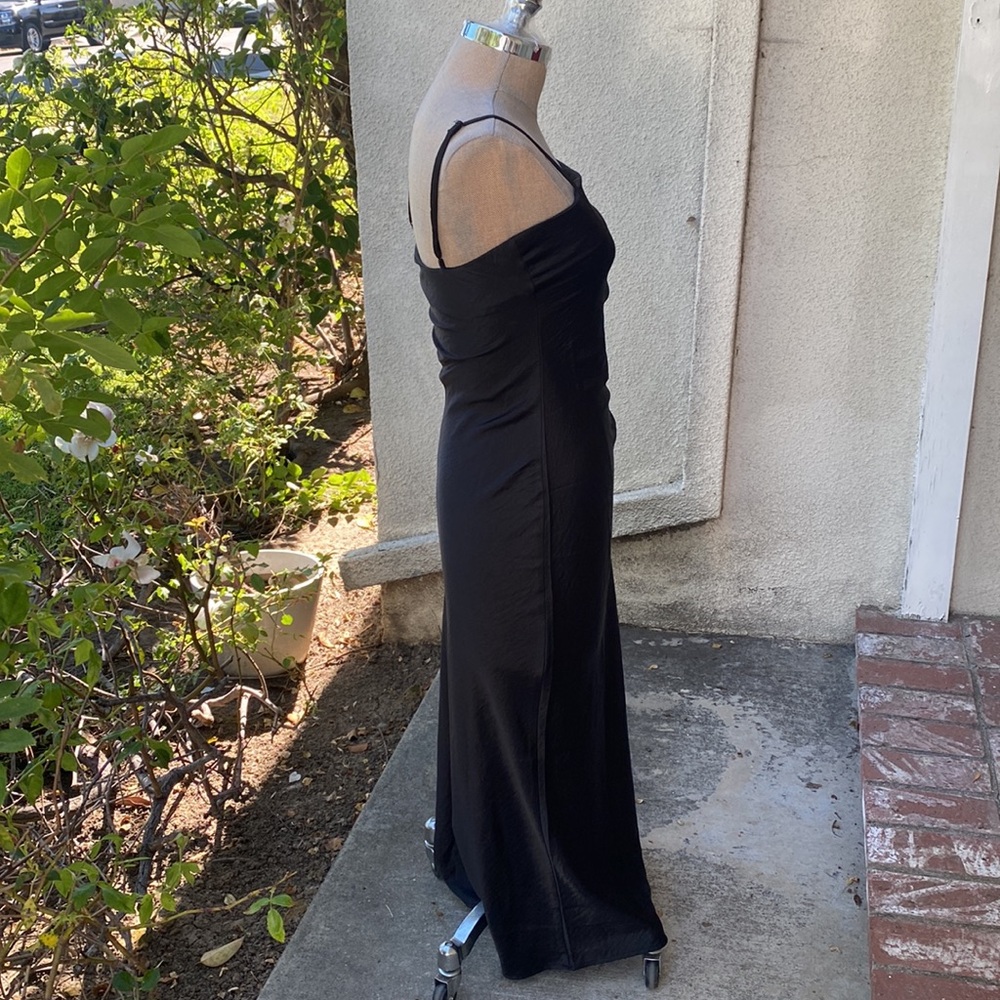 NWOT House Of Harlow stunning black spaghetti strap dress w/ruching & slit side - Picture 5 of 12